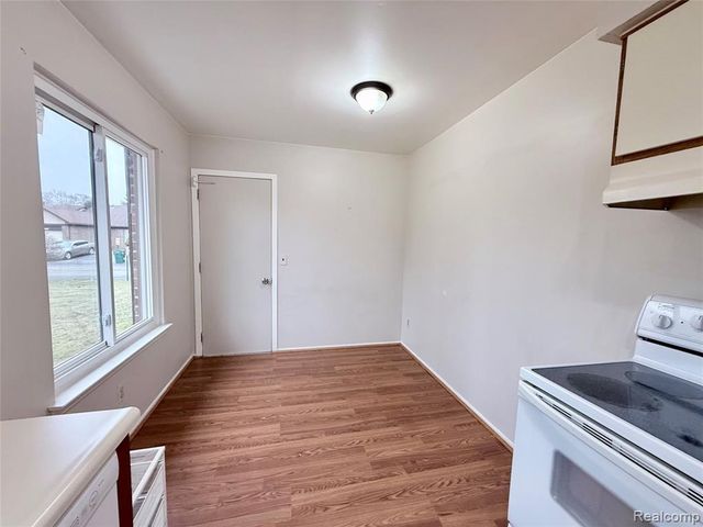 3793 Heritage Parkway, Dearborn, MI 48124