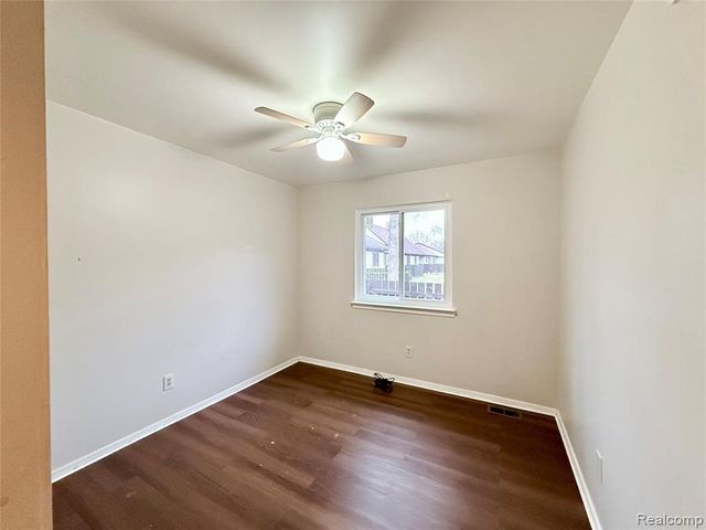 3793 Heritage Parkway, Dearborn, MI 48124