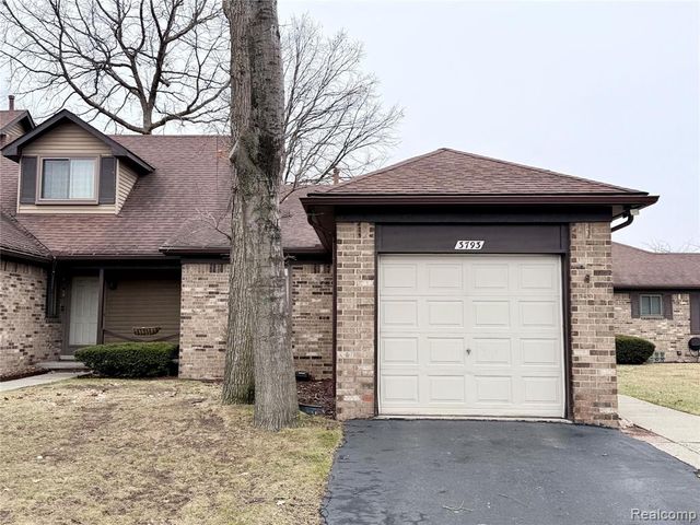 3793 Heritage Parkway, Dearborn, MI 48124