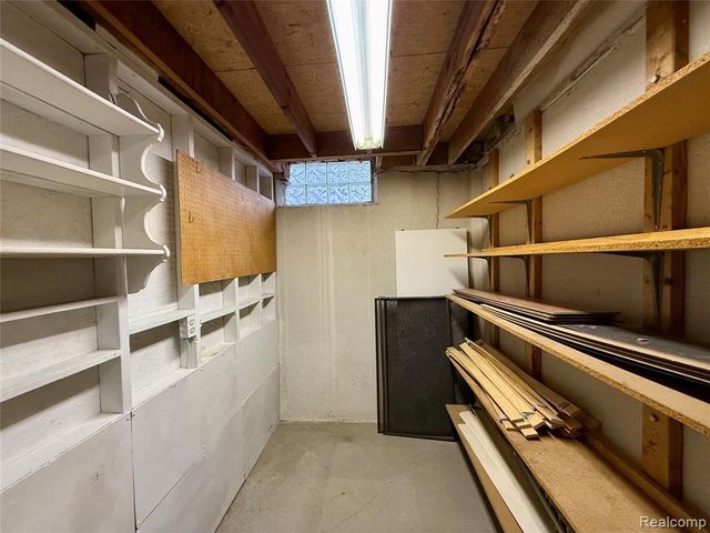 3793 Heritage Parkway, Dearborn, MI 48124