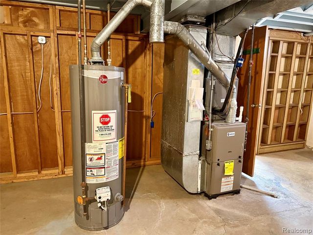 3793 Heritage Parkway, Dearborn, MI 48124