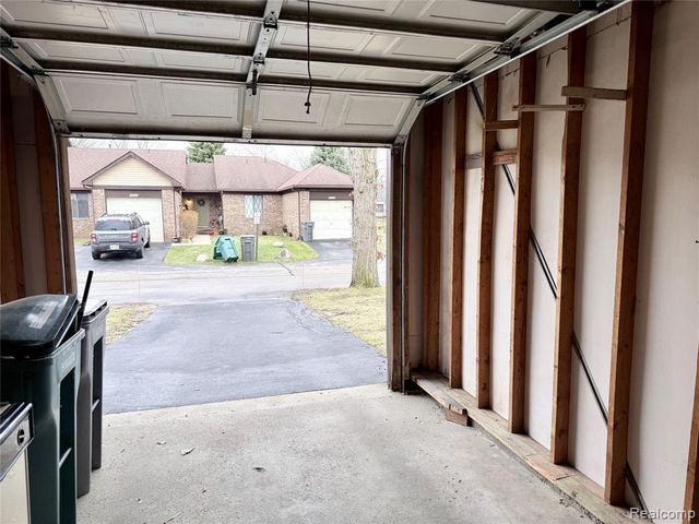 3793 Heritage Parkway, Dearborn, MI 48124