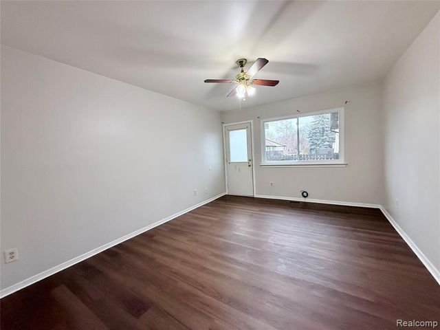 3793 Heritage Parkway, Dearborn, MI 48124