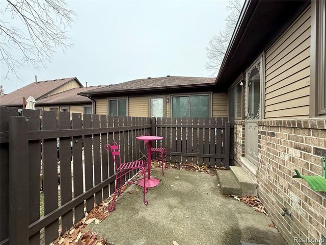 3793 Heritage Parkway, Dearborn, MI 48124