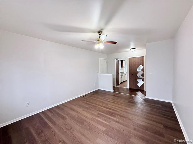 3793 Heritage Parkway, Dearborn, MI 48124