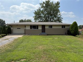 1152 Freedom Rd, Cranberry Twp, PA 16066