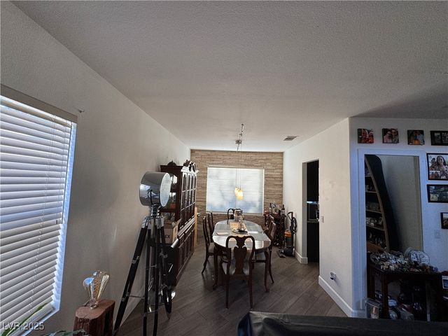 10129 Oakmoor Place, Las Vegas, NV 89144