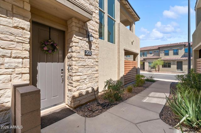 733 E LARK Street 202, Gilbert, AZ 85297