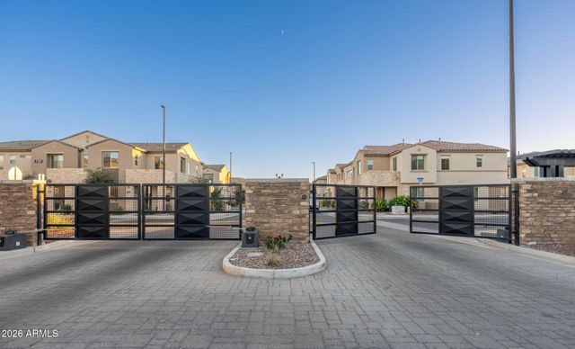 733 E LARK Street 202, Gilbert, AZ 85297