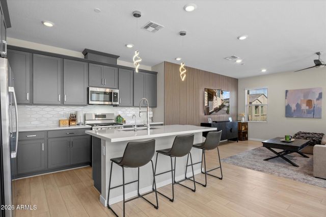 733 E LARK Street 202, Gilbert, AZ 85297