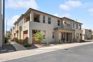 733 E LARK Street 202, Gilbert, AZ 85297