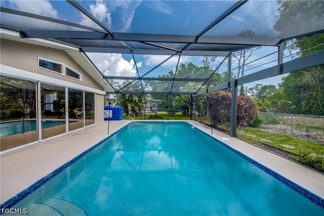 8524 Dartmouth ST, Fort Myers, FL 33907