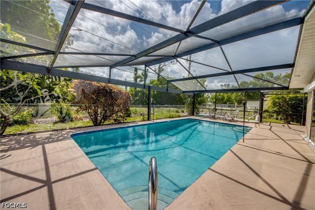 8524 Dartmouth ST, Fort Myers, FL 33907