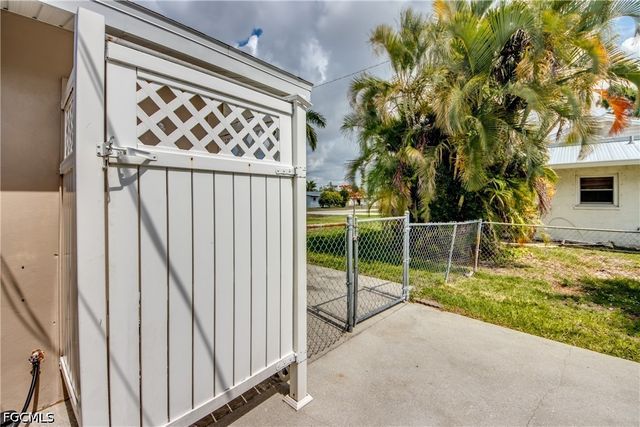 8524 Dartmouth ST, Fort Myers, FL 33907