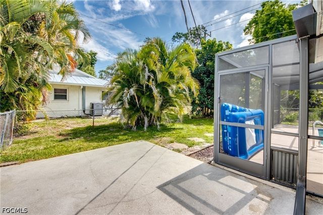 8524 Dartmouth ST, Fort Myers, FL 33907