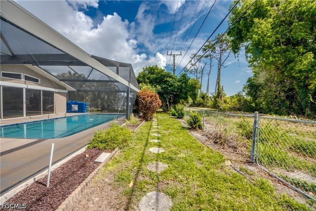 8524 Dartmouth ST, Fort Myers, FL 33907