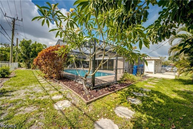 8524 Dartmouth ST, Fort Myers, FL 33907
