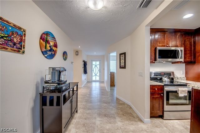 8524 Dartmouth ST, Fort Myers, FL 33907