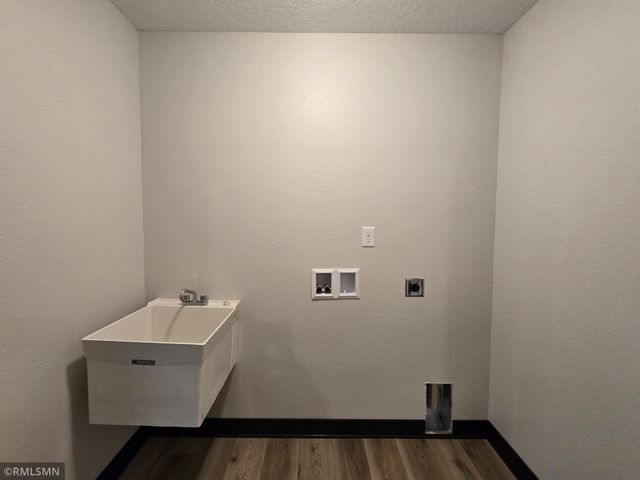 317 Falcon Run, Eagle Lake, MN 56024