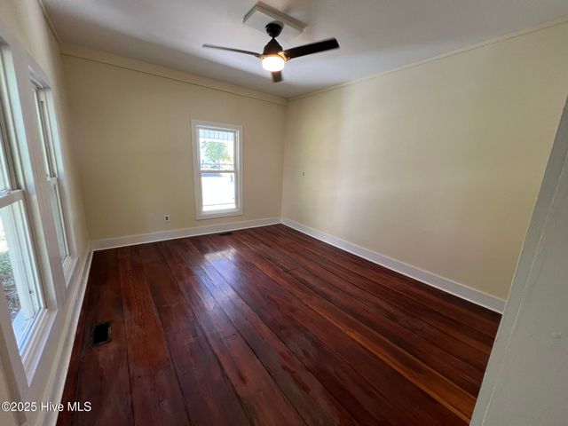 10140 N College Street, Clarkton, NC 28433