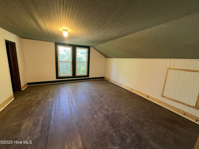 10140 N College Street, Clarkton, NC 28433