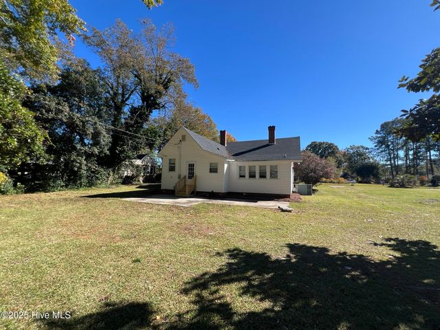 10140 N College Street, Clarkton, NC 28433