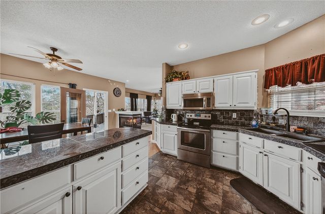 37 Cambria Drive, Bella Vista, AR 72715
