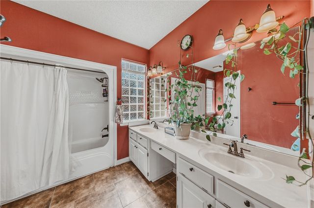 37 Cambria Drive, Bella Vista, AR 72715