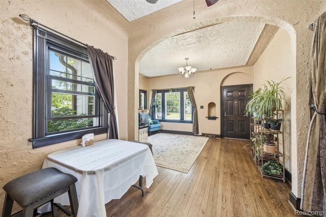 2700 Hallman Avenue, Waterford Charter Township, MI 48328