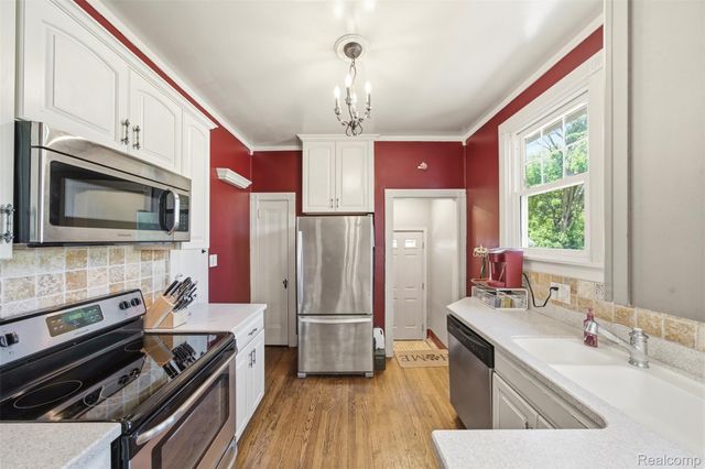 2700 Hallman Avenue, Waterford Charter Township, MI 48328