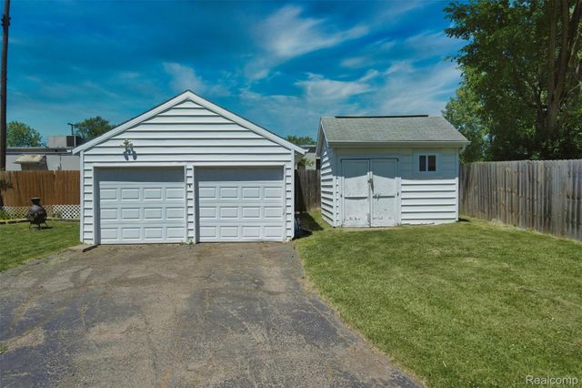 2700 Hallman Avenue, Waterford Charter Township, MI 48328