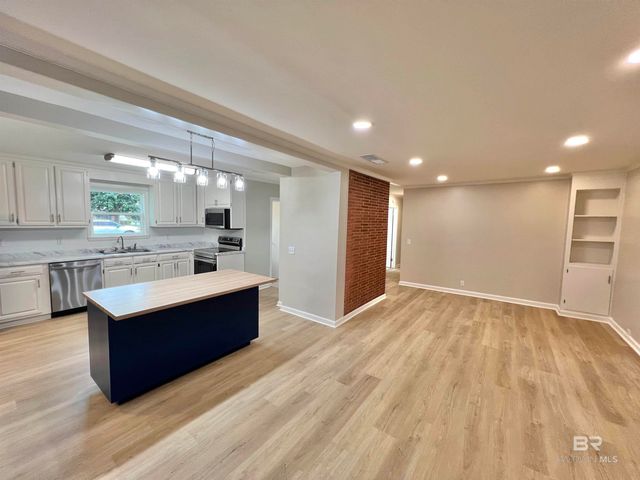 618 S Carney Street, Atmore, AL 36502