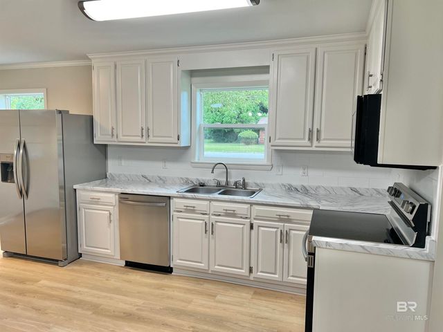 618 S Carney Street, Atmore, AL 36502