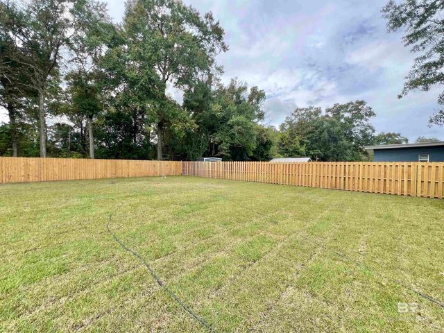 618 S Carney Street, Atmore, AL 36502