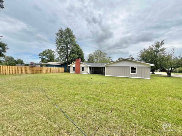 618 S Carney Street, Atmore, AL 36502