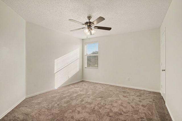 1404 Sunflower Court, Burleson, TX 76028