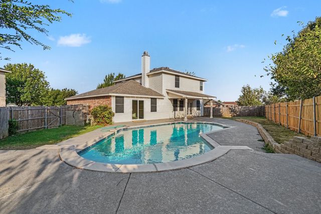1404 Sunflower Court, Burleson, TX 76028