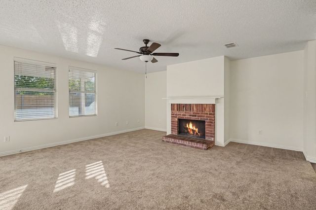 1404 Sunflower Court, Burleson, TX 76028