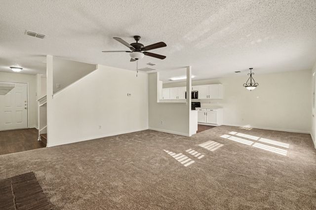 1404 Sunflower Court, Burleson, TX 76028