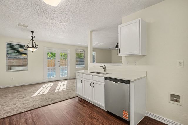 1404 Sunflower Court, Burleson, TX 76028