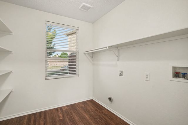 1404 Sunflower Court, Burleson, TX 76028