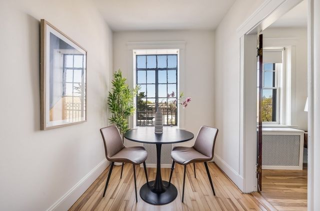 42 Linnaean Street 14, Cambridge, MA 02138