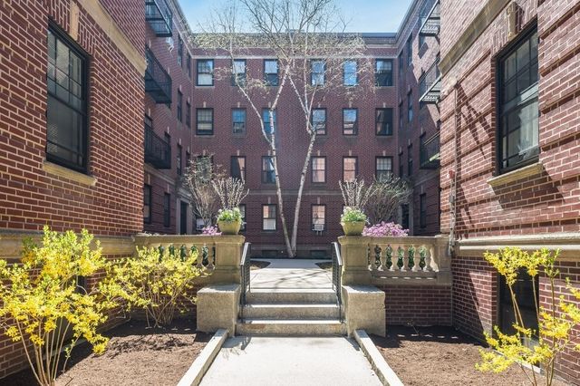 42 Linnaean Street 14, Cambridge, MA 02138