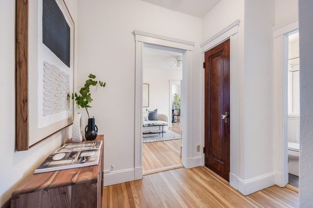 42 Linnaean Street 14, Cambridge, MA 02138