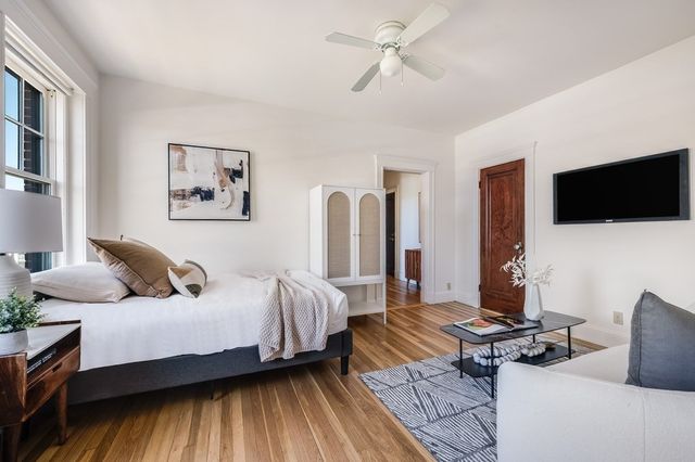 42 Linnaean Street 14, Cambridge, MA 02138