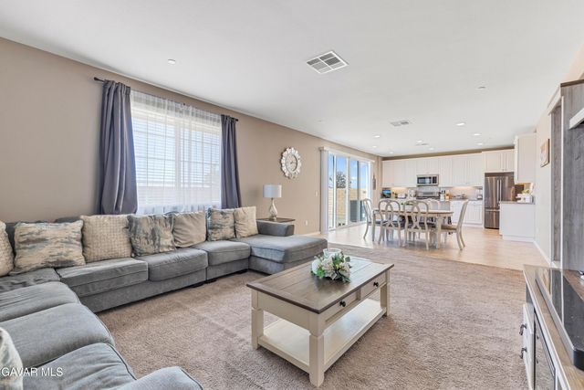 37913 Avenida De Diego, Palmdale, CA 93552