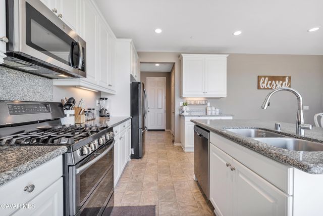 37913 Avenida De Diego, Palmdale, CA 93552