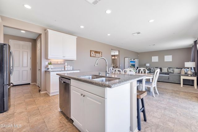 37913 Avenida De Diego, Palmdale, CA 93552