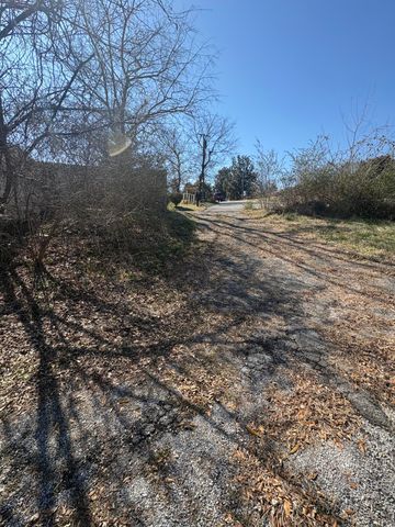 710 Woods Drive, Chattanooga, TN 37411