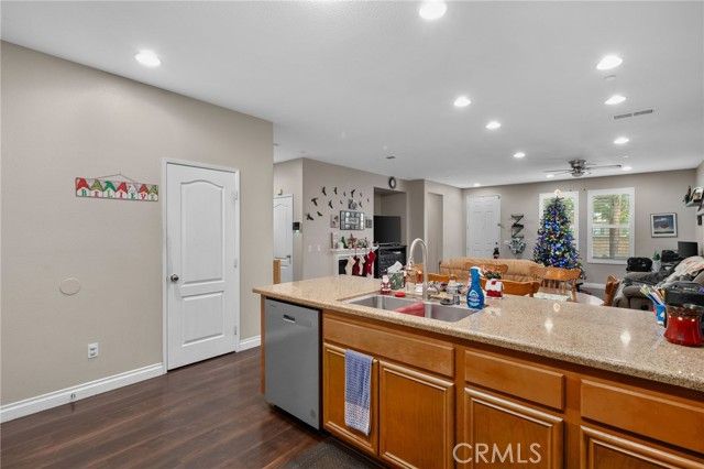 15723 Parkhouse, Fontana, CA 92336